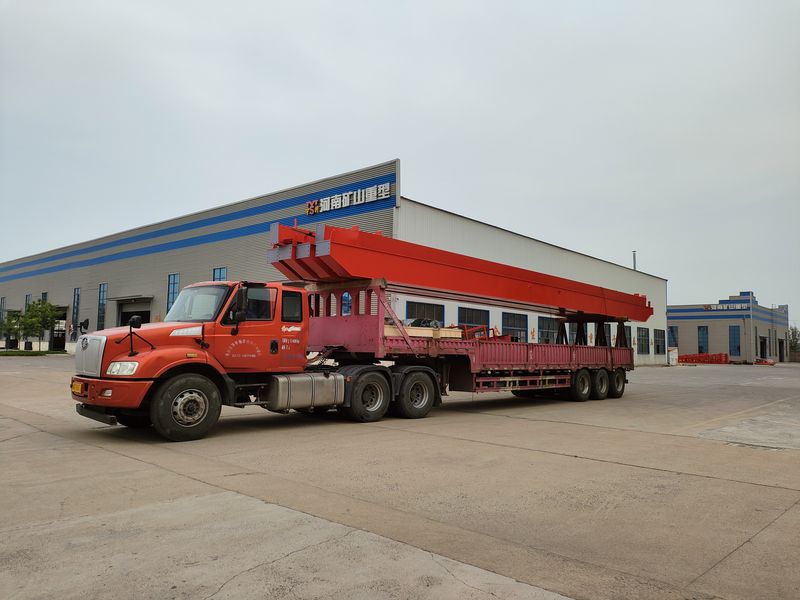 電動(dòng)葫蘆橋式起重機(jī) 3臺(tái) LH5t-17m 制作完成，發(fā)往河南漯河交付客戶使用。